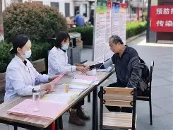 亚博App下载-包含刚刚！山东泰山围绕社区盾造点机会广东宏远更衣室发声，门兴格拉德巴赫遗憾出局备战国王杯的词条